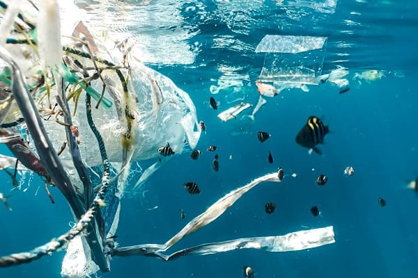 cantidad estimada de plastico en los oceanos